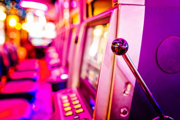 kaskutoto mobile app interface showing live-dealer tables and sportsbook markets